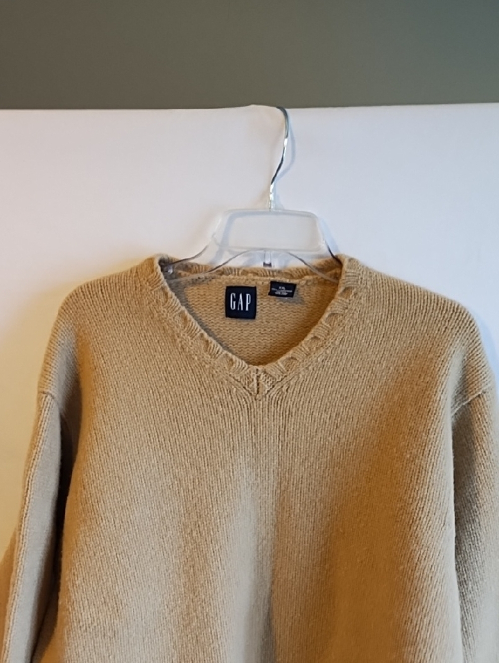 GAP Camel V-Neck Pullover Sweater - Picture 2 of 4